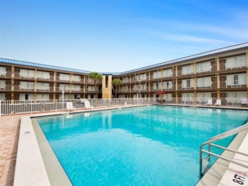 Days Inn Tampa North Of Busch Gardens Lutz Buitenkant foto